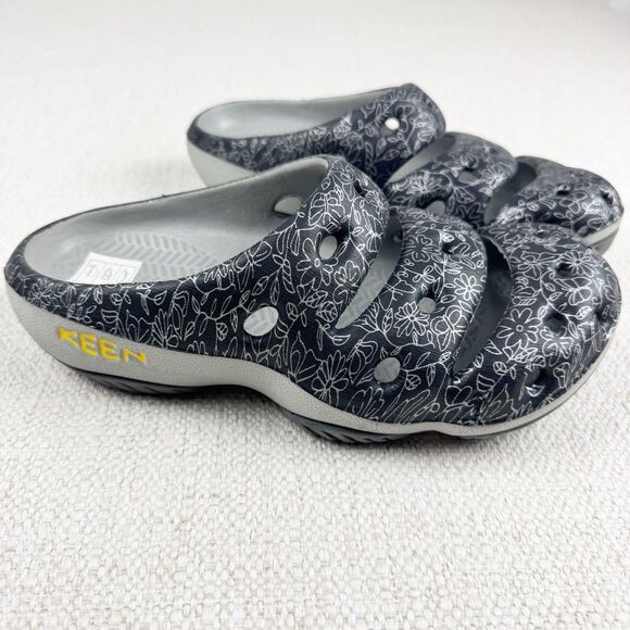 Keen Slip Ons Yogui Arts Clogs Women’s Size 7 Gray Black Floral Slides - Picture 1 of 11